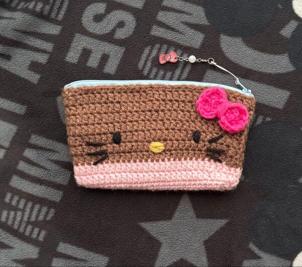日焼けキティファスナー付きポーチ ペンケース ハローキティ 鍵編み handmade