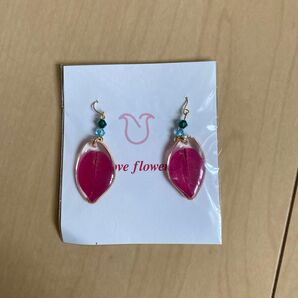 ハンドメイド ピアス レジン ピンク 花びら ゴールド