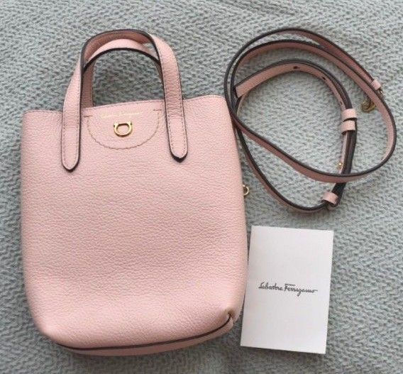 フェラガモ Salvatore FerragamoGANCINI MINI BAGミニ ショルダーバッグ