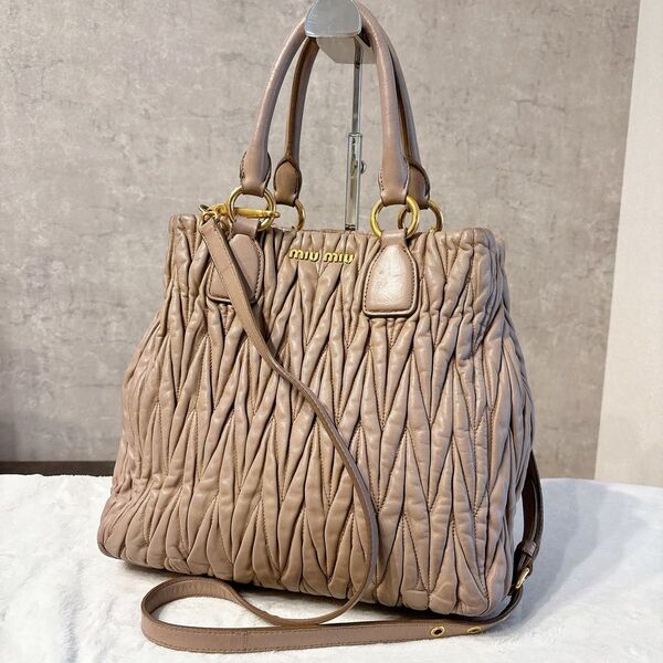 miu miu ミュウミュウ マテラッセ 2way ハンドバッグ ピンクベージュ 本革