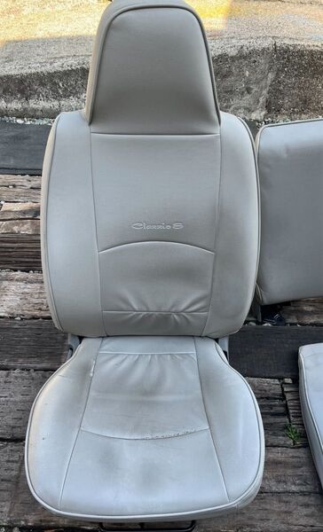 ハイエース 200系2型DX 運転席シート