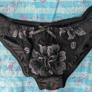 訳あり品(タグ破損)の為、新古品ショーツ
