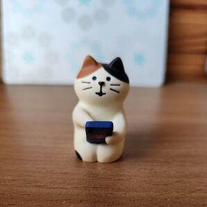 コンコンブル スマホ猫