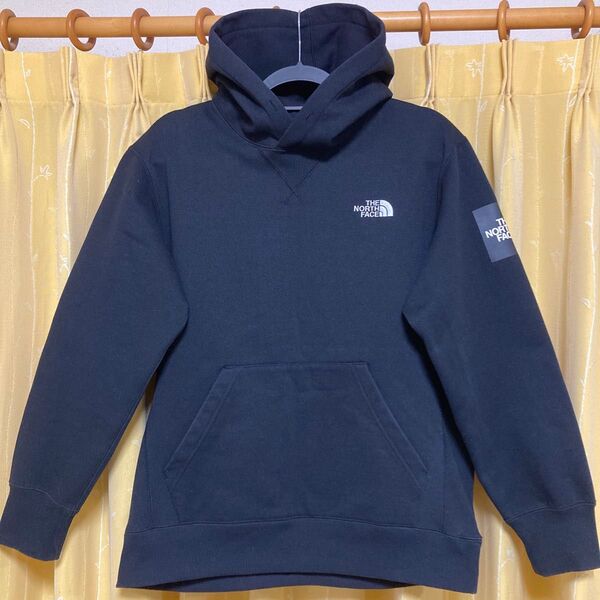 袖にあるワッペンがおしゃれ ノースフェイス スクエアロゴフーディ Square Logo Hoodie メンズ Lサイズ