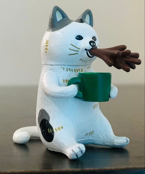 ★★【送料込】★★ネコ舌 ガチャ タカラトミー カプセルトイ フィギュア 猫舌 ねこ舌 クロ グレー ミケ新品 24時間 発送