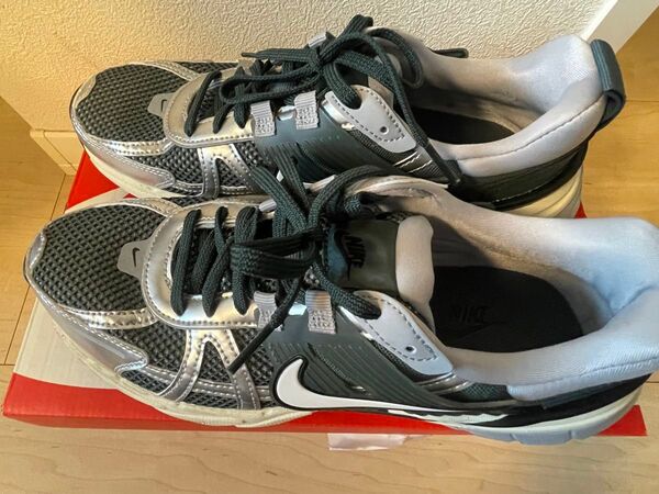 NIKE V2K RUN 300VINTG MHJ4497