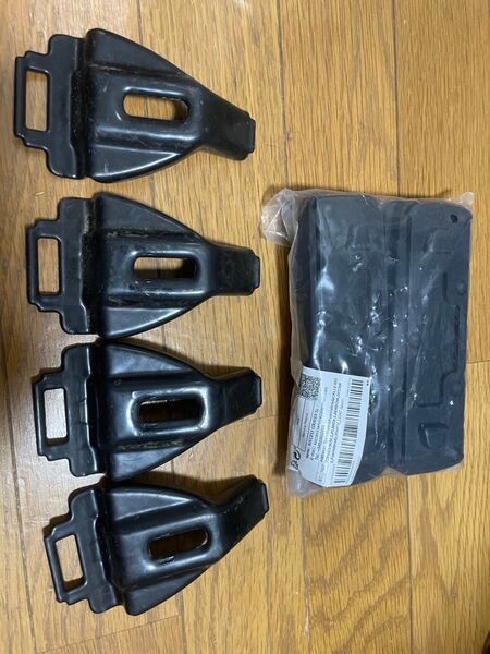 キャリヤ INNO セレナC25.C26 中古