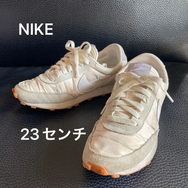 NIKE DAYBREAK 23センチ ウィメンズ デイブレイク ベージュ系
