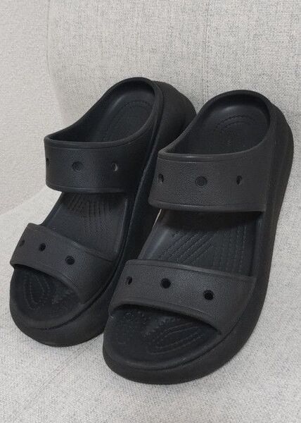 クロックス crocs クラシッククラッシュサンダル 黒 ブラック 24センチ 厚底 M6 W8 スポーツサンダル スポサン