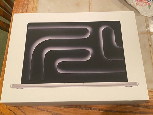 【極美品】MacBookPro M3Pro 16インチシルバー 18GB/1TB