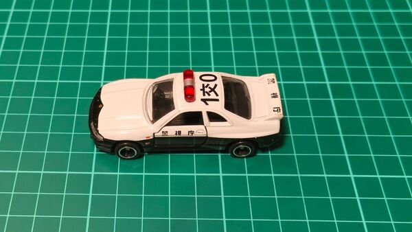 トミカ/日産スカイラインGT-R R33 誕生50周年記念パトカー