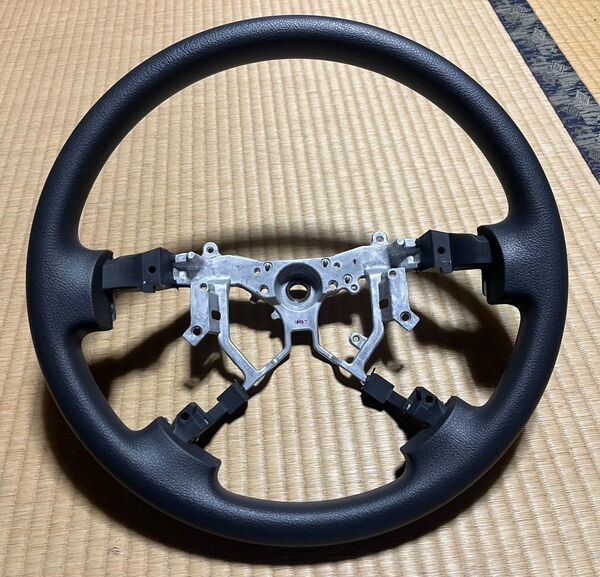 ハイエース 200系 純正ステアリングホイール