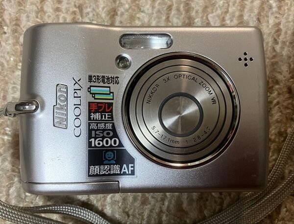 【動作確認済】Nikon ニコン クールピクス L12 デジタルカメラ 単三電池仕様 コンデジ シルバー SDカード付 デジカメ