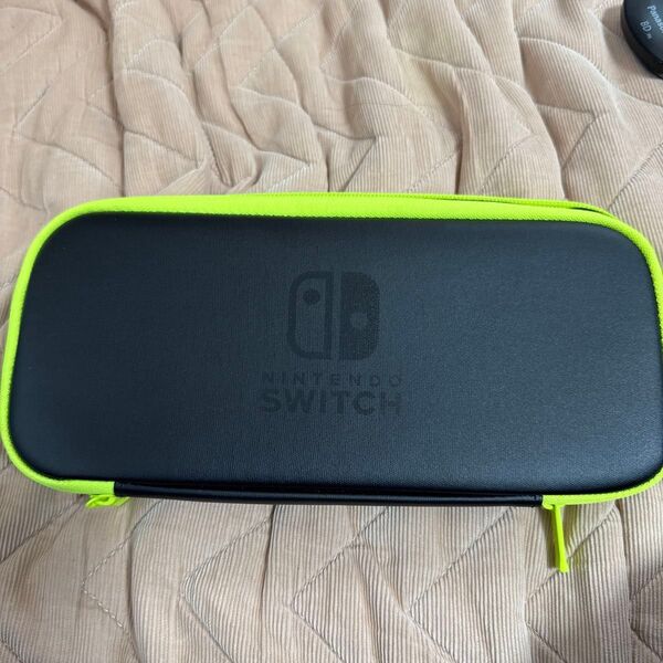 Nintendo Switch キャリングケース ブラック×イエロー