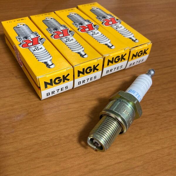 未使用 NGK BR7ES スパークプラグ 4本セット