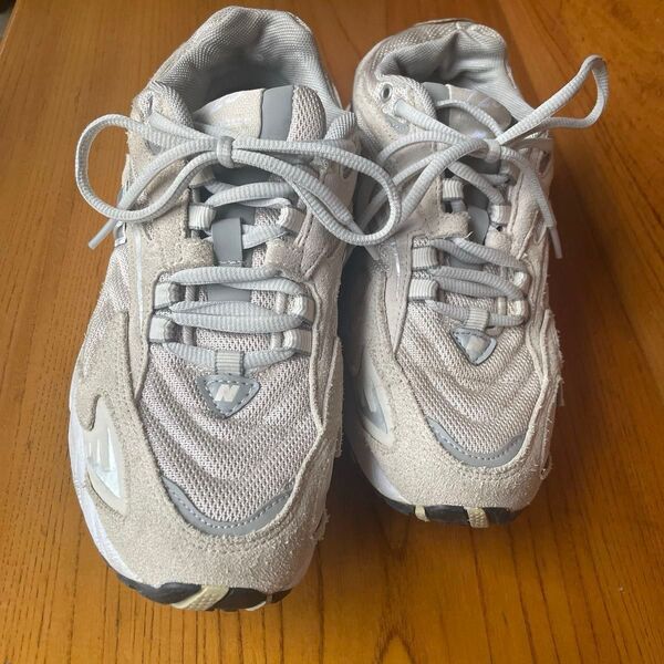 New Balance スニーカー