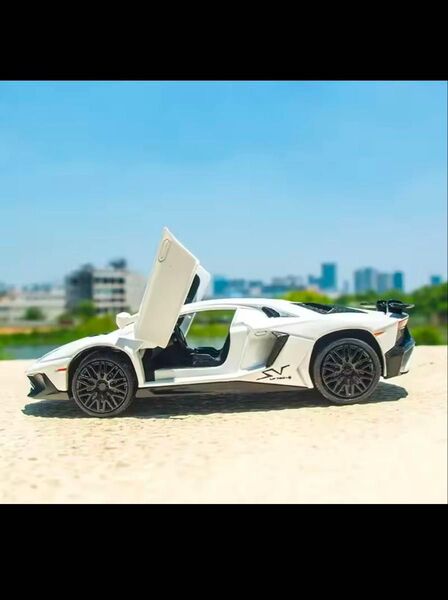 ランボルギーニ LP750 1/32 ミニカー ライト点灯 フルオープン プルバックカー 未使用品