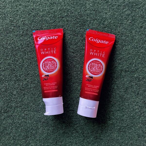 ホワイトニング歯磨き粉 Colgate Optic White コルゲート オプティック ホワイト