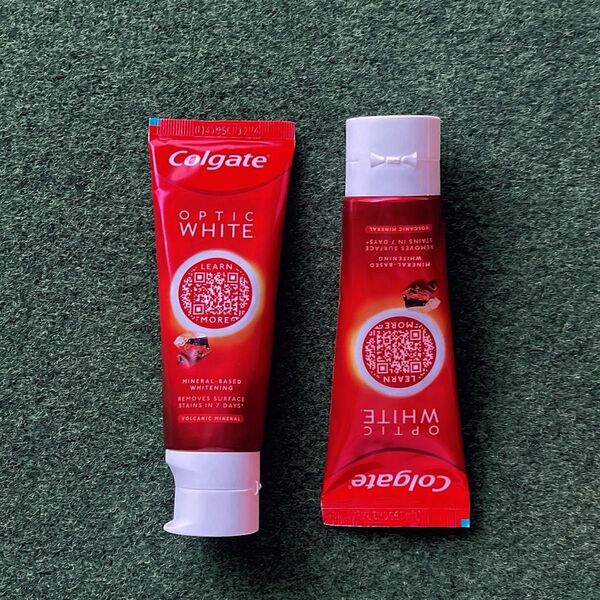 ホワイトニング歯磨き粉 Colgate Optic White コルゲート オプティック ホワイト