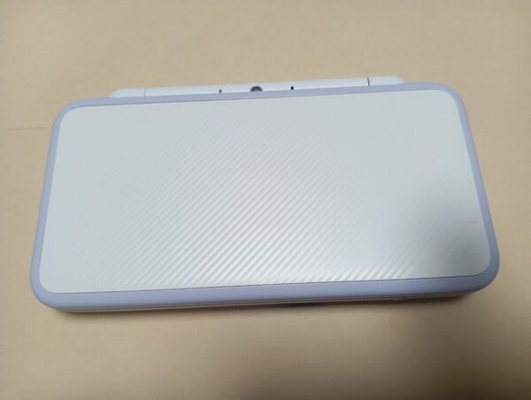 【良品】Newニンテンドー2DS LL ホワイト ラベンダー 本体のみ タッチペン付き