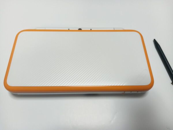 【美品】 Newニンテンドー2DS LL ホワイト オレンジ