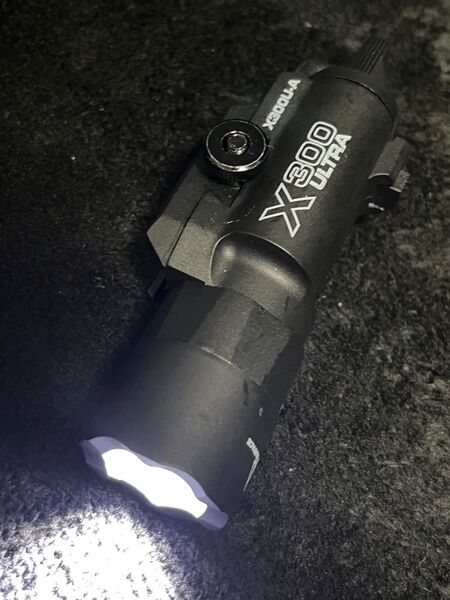 surefire x300U タイプ ウェポンライト