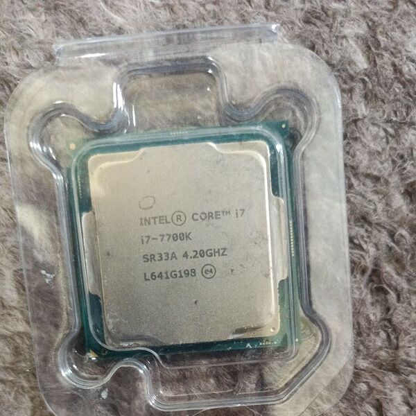 Intel core i7 7700K 動作未確認です。