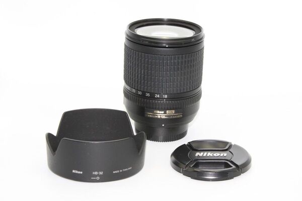Nikon ニコン AF-S DX Zoom-Nikkor ED 18-135mm F3.5-5.6G (IF)フード付き