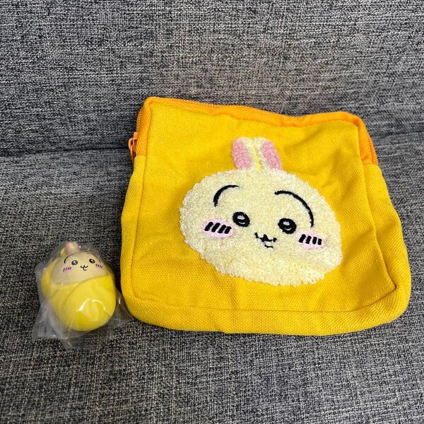 ちいかわガチャ もこもこポーチうさぎ & おくるみマスコットチャームうさぎ