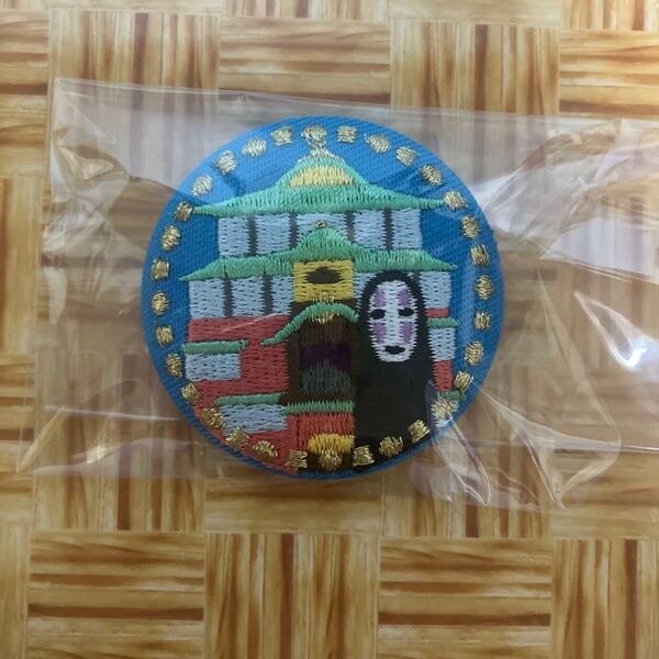カオナシ 刺繍缶バッジ