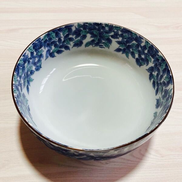 たち吉 和食器 鉢 大皿 煮物器 深皿 大盛り皿 惣菜皿 青系の葉っぱ模様