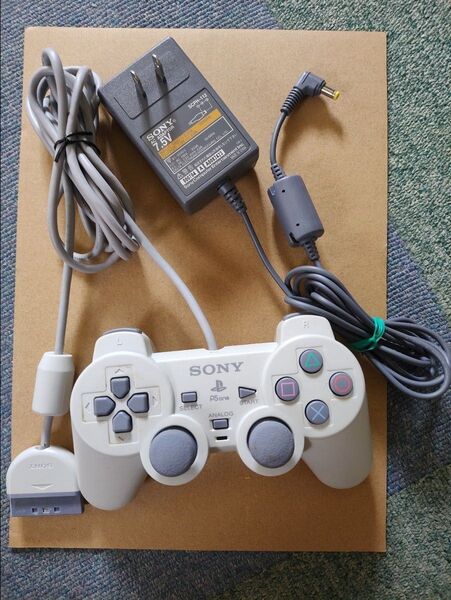 PlayStation PS ONE 専用コントローラー、 AC アダプターのみ 動作確認済み