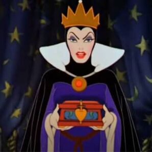 ディズニー パーカー ヴィラン ウィックド・クイーン 魔女 プリント 白雪姫 S