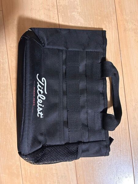 タイトリスト ラウンドトート ブラック ポーチ ゴルフ 黒 Titleist アウトドア ショルダーバッグ カートバッグ