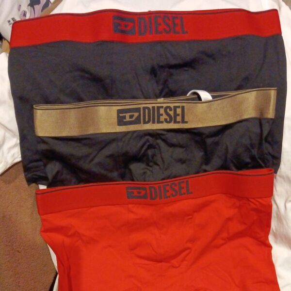 DIESEL ☆ボクサータイプ ☆3枚Lサイズ☆新品未使用☆ブラック/レッド☆ベルトライン☆ゴールドあり!
