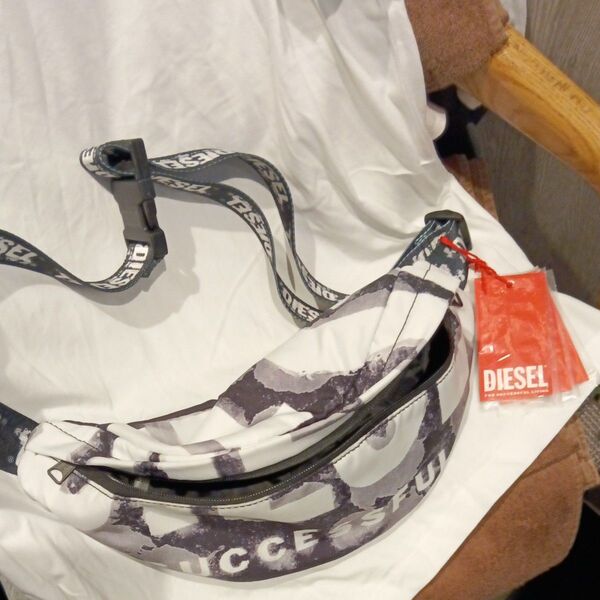 COOL!ディスカウント!☆DIESEL "ウォッシュアウト"ウエストポーチ タグ付き 新品未使用
