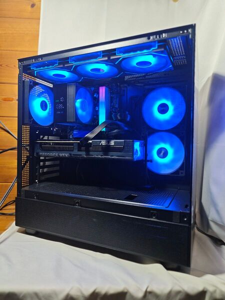 新品ゲーミングPC RTX5070 Ryzen 7 8700F 32GB RAM 2TB SSD