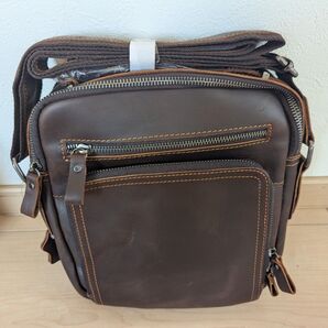 【新品未使用】本革ショルダーバッグ メンズ レディース ダークブラウン 斜めがけ
