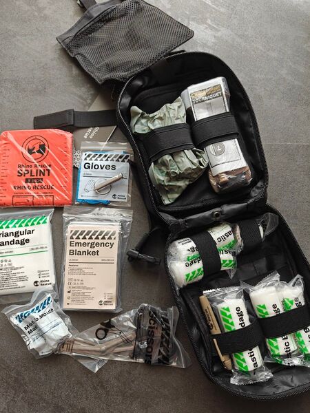 新品 実物 RHINO TACTICAL 米国FDA認証 IFAKキット BK
