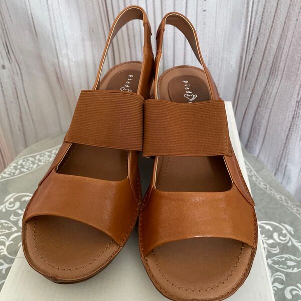 新品 PIEDI NUDI(ピエディヌーディ)レザーサンダル ブラウン 24センチ