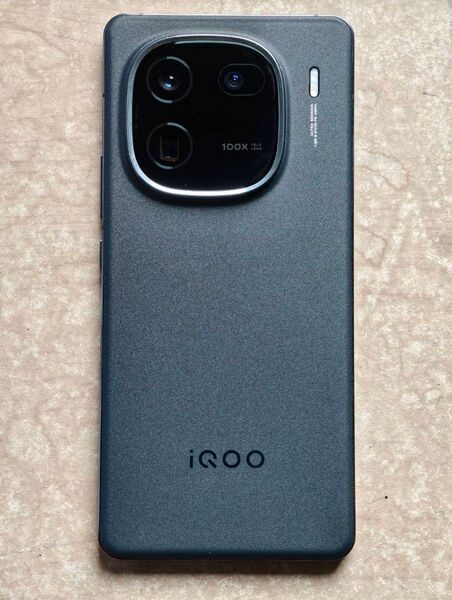 vivo iQOO 12 ブラック 12/256GB 中国版