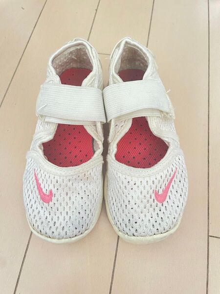 ナイキ NIKE エアリフト キッズ 子供 靴 15センチ 白 ピンク サンダル