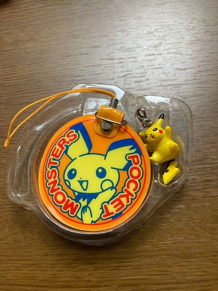 ポケモン名前ホルダー、キーホルダー ピチュー&ピカチュウ