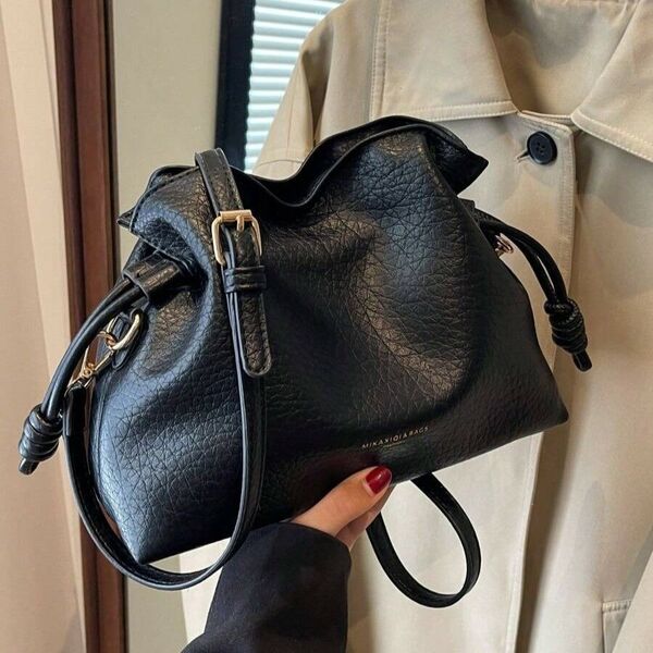 ファッショナブル ドローストリング ショルダーバッグ クロスボディバッグ ブラック レザー レディース337269