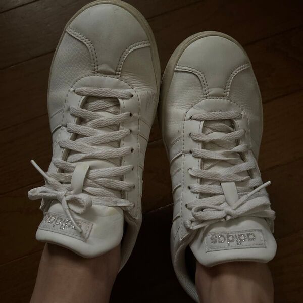 adidas スニーカー 23cm 白