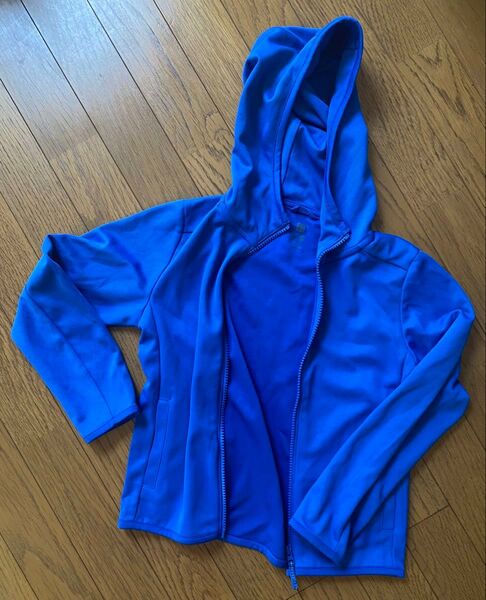 ユニクロ ドライパーカー 130cm ブルー UVカット フーディ ビーチ プール UNIQLO 長袖