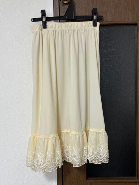 axes femme アクシーズファム ★パール付きフリルレースペチコート