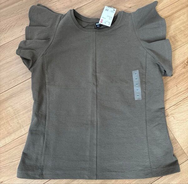 【未使用タグ付き】ユニクロ UNIQLO ラッフルスリーブT M レディース olive オリーブ カットソー Tシャツ 綺麗め