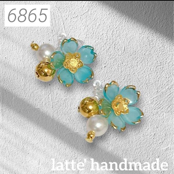 6865 ハンドメイド ノンホールピアス ブルー フラワーxビーズ
