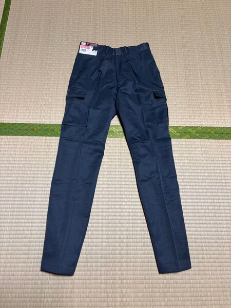 新品未使用作業ズボン カーゴパンツ 作業服下シワになりにくく、お手入れ楽々 メンズのMウエスト 76cm股下丈78cm